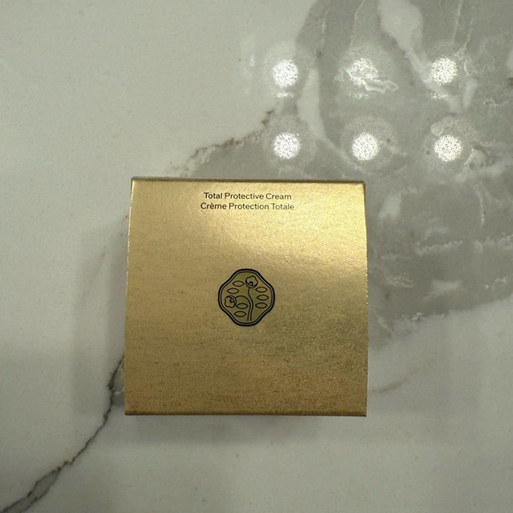 Shiseido Future Solution LX Total Protective Cream 15ml - Picture 2 of 6